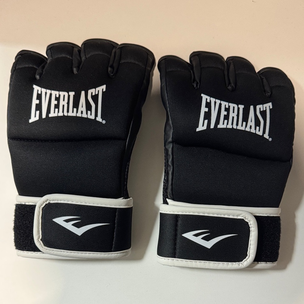 Everlast Black Training Gloves